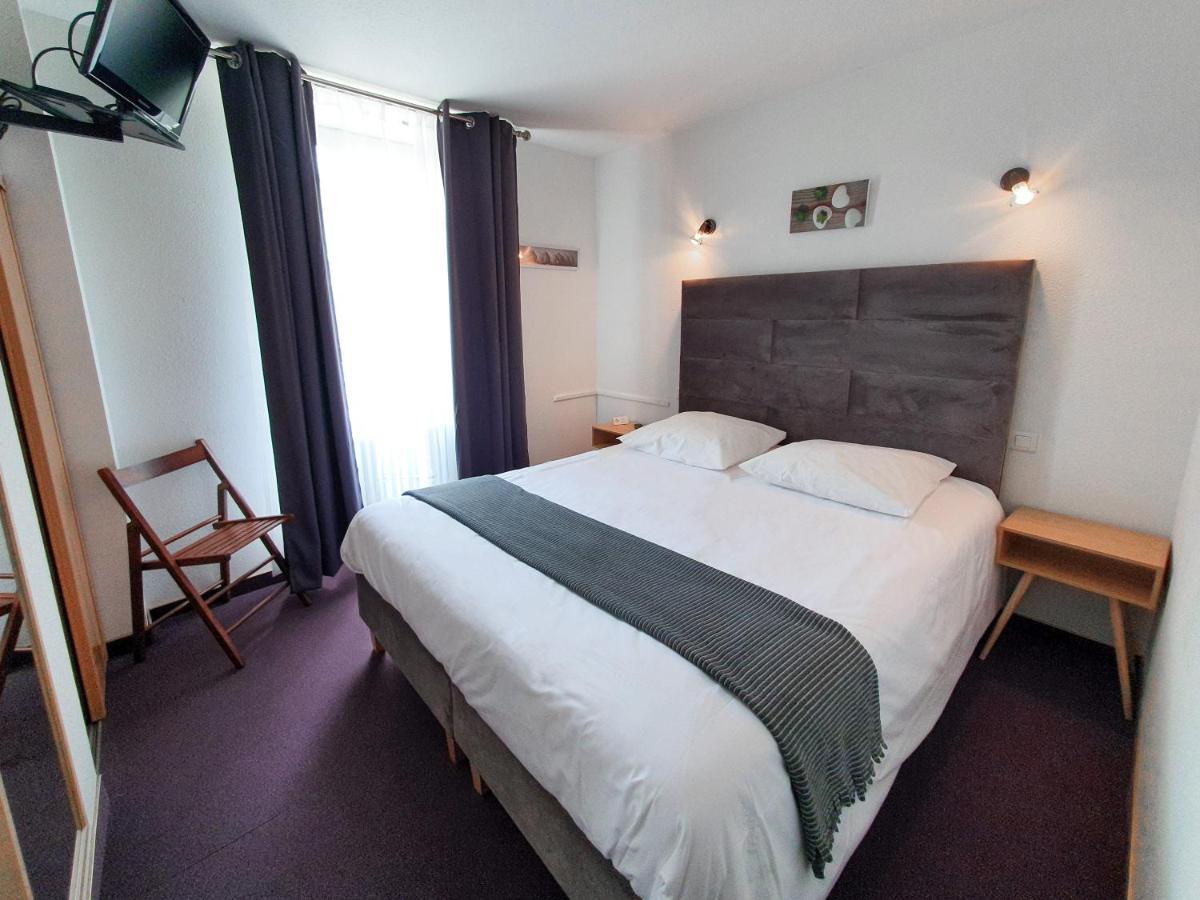 Hotel Les Tilleuls De Pareloup A Salles-Curan Екстер'єр фото