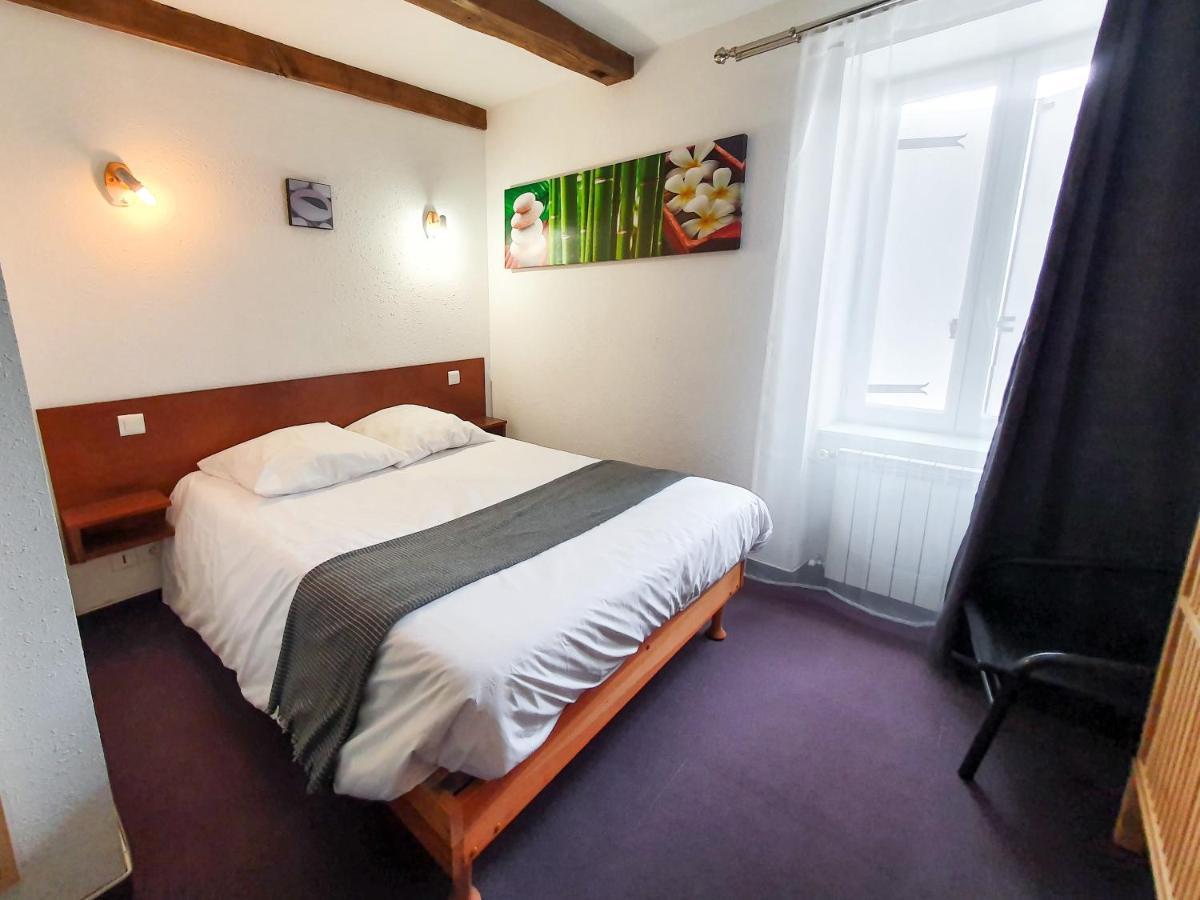 Hotel Les Tilleuls De Pareloup A Salles-Curan Екстер'єр фото