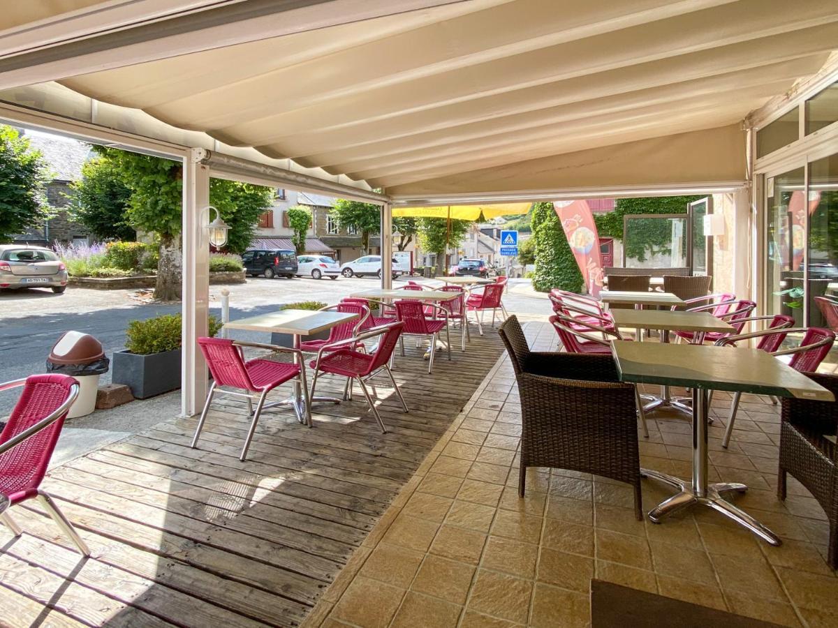 Hotel Les Tilleuls De Pareloup A Salles-Curan Екстер'єр фото
