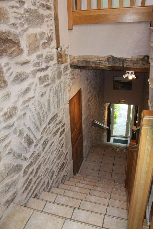 Hotel Les Tilleuls De Pareloup A Salles-Curan Екстер'єр фото